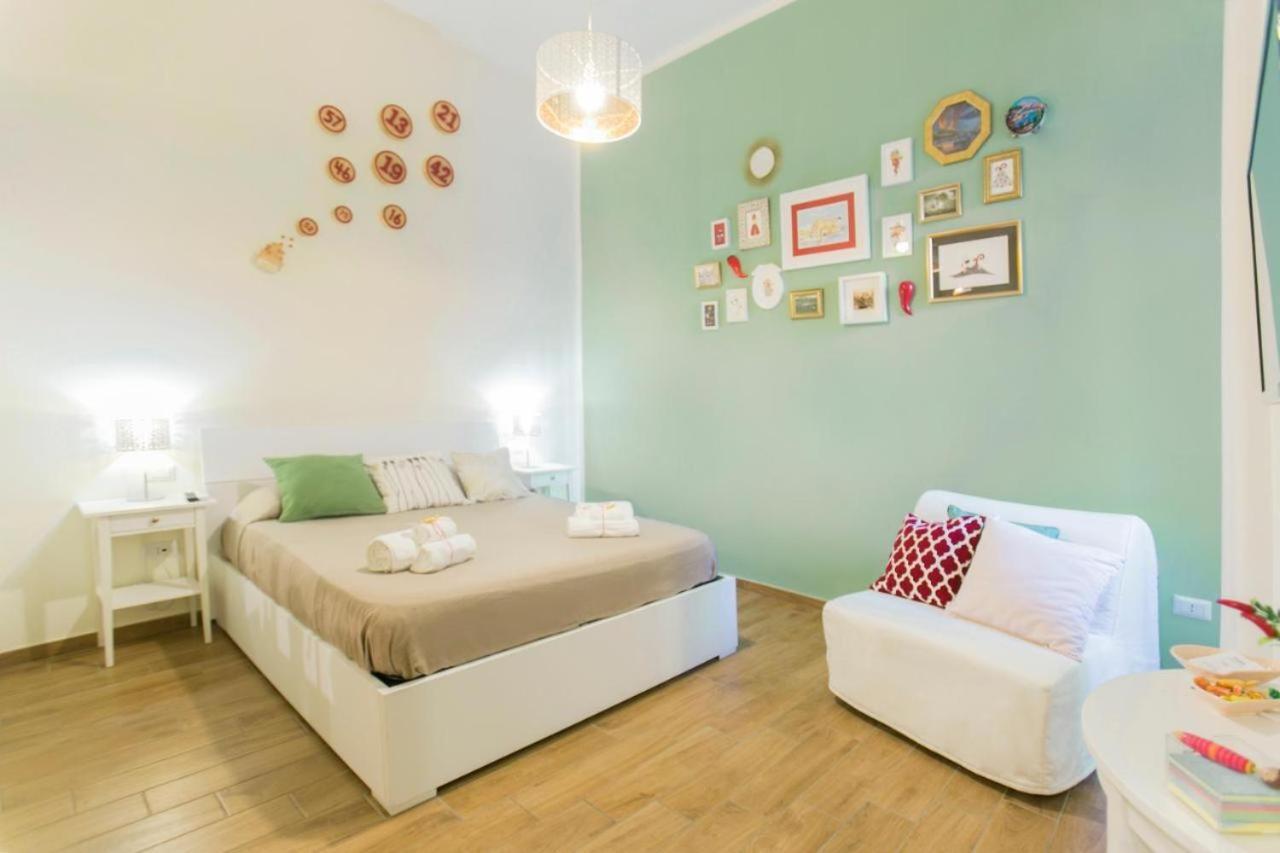 Casetta Partenopea Holiday House Наполи Екстериор снимка